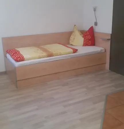 Apartmenthaus Zwenkau Buitenkant foto