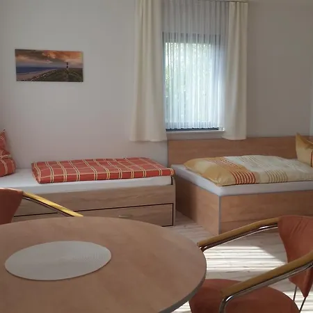 Apartmenthaus Zwenkau Buitenkant foto