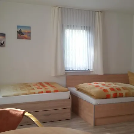 Apartmenthaus Zwenkau Buitenkant foto